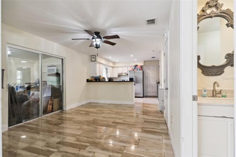 House in Sanford, Florida 3 bedrooms, 107.02 sq.m. № 2133108 - photo 6