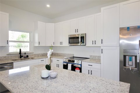 House in Sebring, Florida 3 bedrooms, 144 sq.m. № 1756832 - photo 4