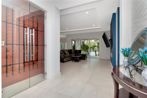 Villa ou maison à louer à Tampa, Floride: 4 chambres, 410.44 m2 № 1720465 - photo 6