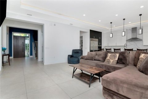 Villa ou maison à louer à Tampa, Floride: 4 chambres, 410.44 m2 № 1720465 - photo 14