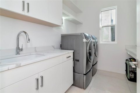 Villa ou maison à louer à Tampa, Floride: 4 chambres, 410.44 m2 № 1720465 - photo 27
