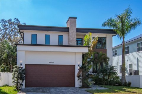 Villa ou maison à louer à Tampa, Floride: 4 chambres, 410.44 m2 № 1720465 - photo 1