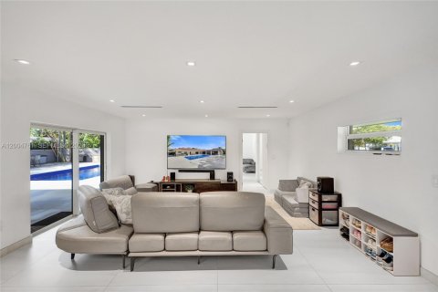 Villa ou maison à vendre à North Miami Beach, Floride: 5 chambres № 2068908 - photo 26