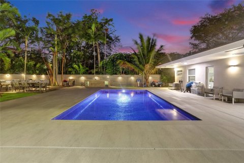 Villa ou maison à North Miami Beach, Floride 5 chambres № 2068908