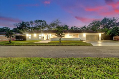 Villa ou maison à vendre à North Miami Beach, Floride: 5 chambres № 2068908 - photo 6