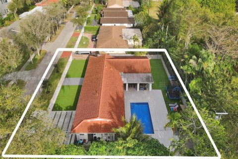 Villa ou maison à vendre à North Miami Beach, Floride: 5 chambres № 2068908 - photo 16
