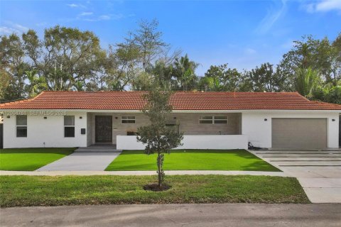 Villa ou maison à vendre à North Miami Beach, Floride: 5 chambres № 2068908 - photo 3