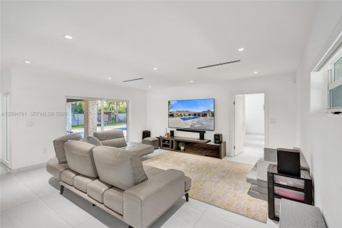 Villa ou maison à vendre à North Miami Beach, Floride: 5 chambres № 2068908 - photo 27