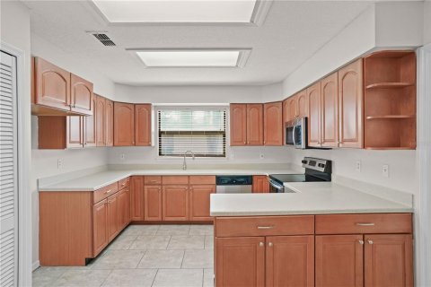Купить виллу или дом в Киссимми, Флорида 10 комнат, 153.47м2, № 2358789 - фото 13