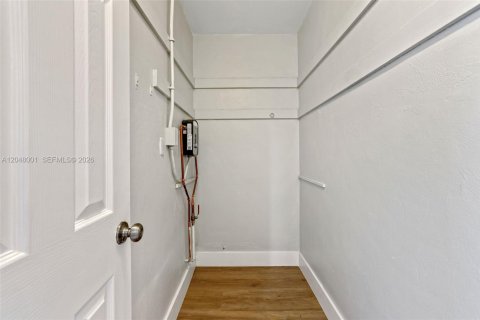 Immobilier commercial à vendre à Fort Lauderdale, Floride: 258.18 m2 № 2169431 - photo 23