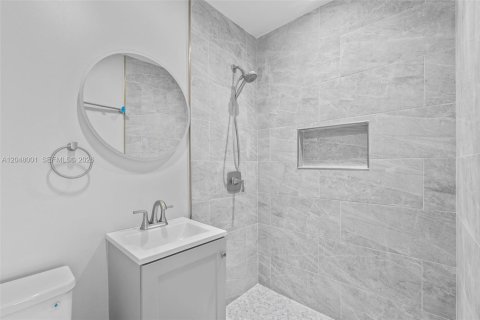 Immobilier commercial à vendre à Fort Lauderdale, Floride: 258.18 m2 № 2169431 - photo 11