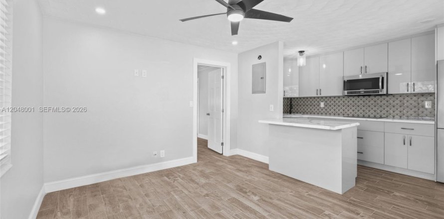 Immobilier commercial à Fort Lauderdale, Floride 258.18 m2 № 2169431