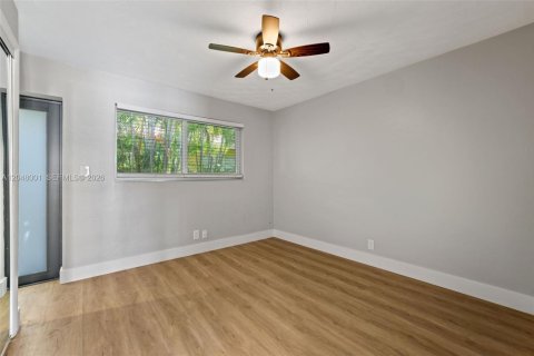 Immobilier commercial à vendre à Fort Lauderdale, Floride: 258.18 m2 № 2169431 - photo 22