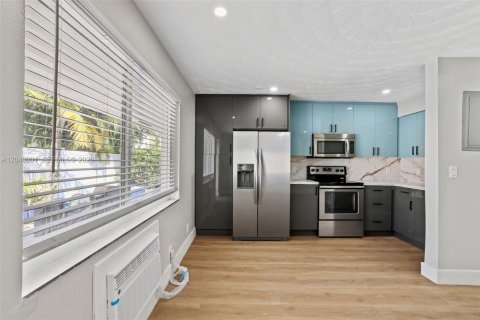 Immobilier commercial à vendre à Fort Lauderdale, Floride: 258.18 m2 № 2169431 - photo 17