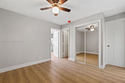 Immobilier commercial à vendre à Fort Lauderdale, Floride: 258.18 m2 № 2169431 - photo 27