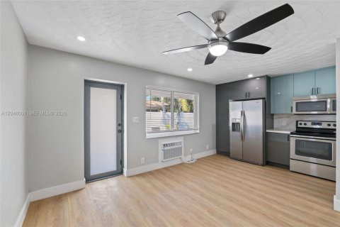 Immobilier commercial à vendre à Fort Lauderdale, Floride: 258.18 m2 № 2169431 - photo 16