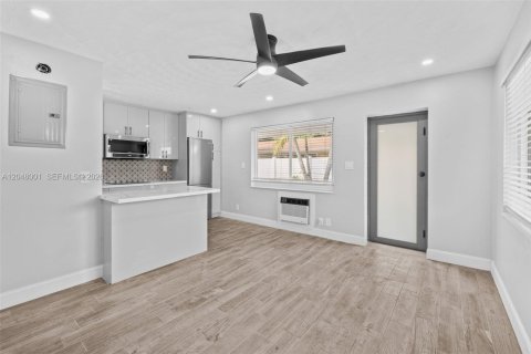 Immobilier commercial à vendre à Fort Lauderdale, Floride: 258.18 m2 № 2169431 - photo 3