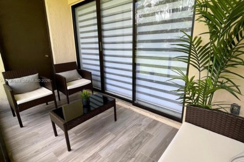 Снять в аренду кондоминиум в Уэстон, Флорида 2 спальни, 113.34м2, № 2087191 - фото 28