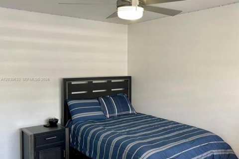 Снять в аренду кондоминиум в Уэстон, Флорида 2 спальни, 113.34м2, № 2087191 - фото 19