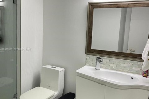 Снять в аренду кондоминиум в Уэстон, Флорида 2 спальни, 113.34м2, № 2087191 - фото 16