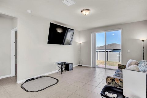 Casa en alquiler en Haines City, Florida, 3 dormitorios, 161.09 m2 № 1564486 - foto 6