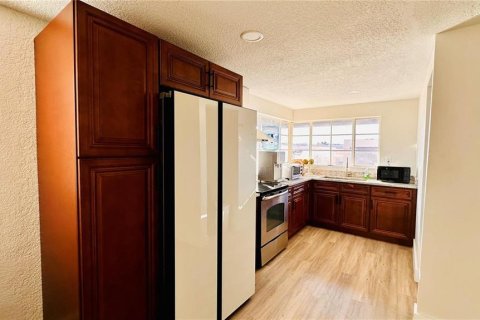 Apartamento en alquiler en Orlando, Florida, 2 dormitorios, 102.19 m2 № 1873094 - foto 2