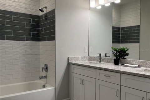 Townhouse in Seminole, Florida 3 bedrooms, 183.67 sq.m. № 1833478 - photo 15