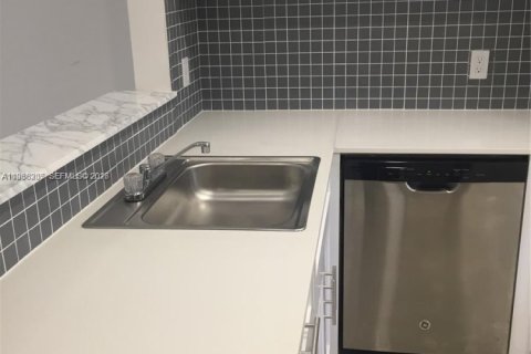 Appartement à louer à Miami, Floride: 1 chambre, 88.63 m2 № 1995945 - photo 3