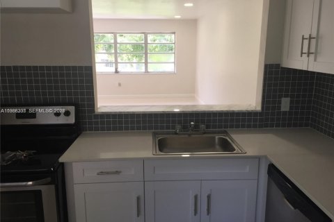Appartement à louer à Miami, Floride: 1 chambre, 88.63 m2 № 1995945 - photo 4