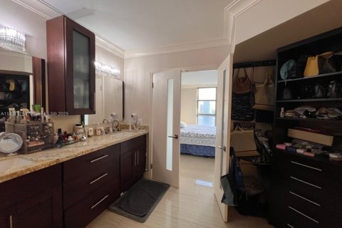 Copropriété à vendre à Aventura, Floride: 2 chambres, 126.44 m2 № 1749031 - photo 9