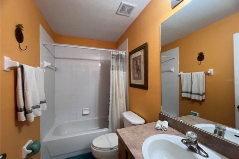 House in Clermont, Florida 7 bedrooms, 299.52 sq.m. № 1110918 - photo 25