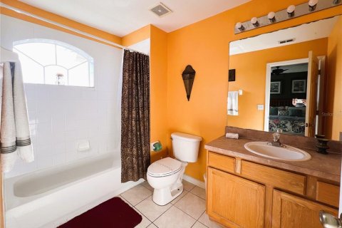 House in Clermont, Florida 7 bedrooms, 299.52 sq.m. № 1110918 - photo 23