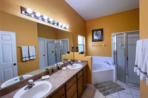 House in Clermont, Florida 7 bedrooms, 299.52 sq.m. № 1110918 - photo 15