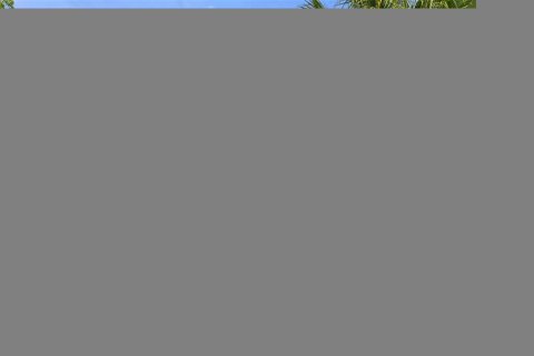 Casa en venta en Spring Hill, Florida, 6 dormitorios, 315.4 m2 № 1723641 - foto 1