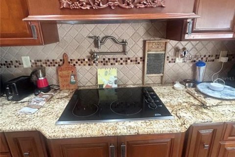 Casa en venta en Spring Hill, Florida, 6 dormitorios, 315.4 m2 № 1723641 - foto 29