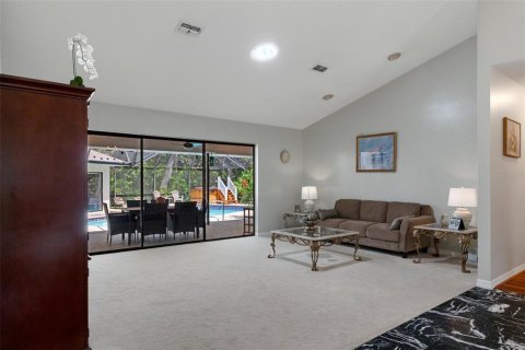 Casa en venta en Spring Hill, Florida, 6 dormitorios, 315.4 m2 № 1723641 - foto 19