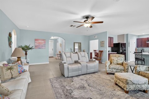 House in Punta Gorda, Florida 3 bedrooms, 217.3 sq.m. № 1916325 - photo 8