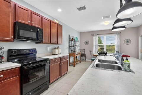 House in Punta Gorda, Florida 3 bedrooms, 217.3 sq.m. № 1916325 - photo 15