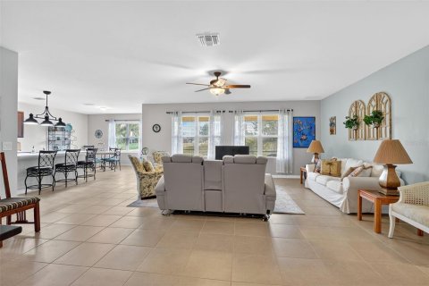 House in Punta Gorda, Florida 3 bedrooms, 217.3 sq.m. № 1916325 - photo 6