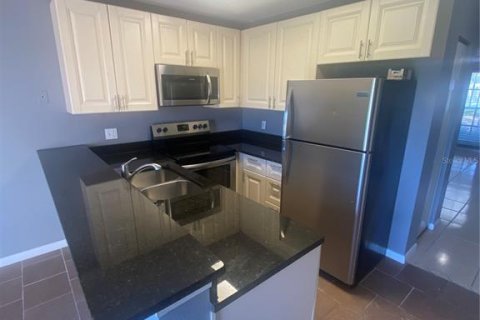 Adosado en alquiler en Temple Terrace, Florida, 2 dormitorios, 103.12 m2 № 1910464 - foto 4