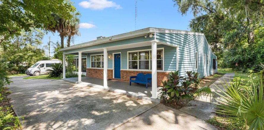 Casa en Oxford, Florida 3 dormitorios, 165.37 m2 № 1886935