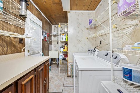 Casa en venta en Oxford, Florida, 3 dormitorios, 165.37 m2 № 1886935 - foto 26