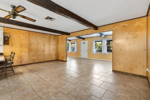 Casa en venta en Oxford, Florida, 3 dormitorios, 165.37 m2 № 1886935 - foto 9