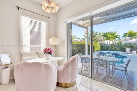 Купить виллу или дом в Маргит, Флорида 2 спальни, 151.99м2, № 2043638 - фото 19