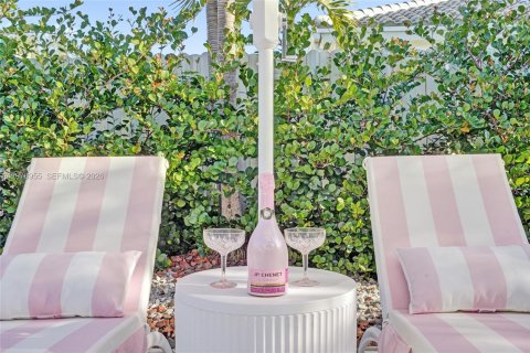 Купить виллу или дом в Маргит, Флорида 2 спальни, 151.99м2, № 2043638 - фото 29