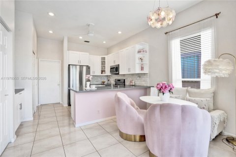 Купить виллу или дом в Маргит, Флорида 2 спальни, 151.99м2, № 2043638 - фото 17