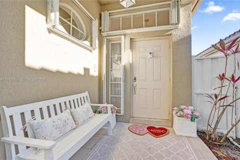 Купить виллу или дом в Маргит, Флорида 2 спальни, 151.99м2, № 2043638 - фото 9