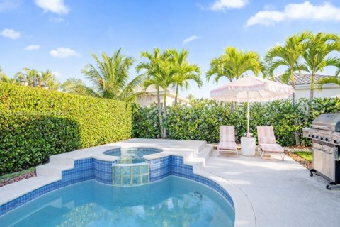 Купить виллу или дом в Маргит, Флорида 2 спальни, 151.99м2, № 2043638 - фото 2