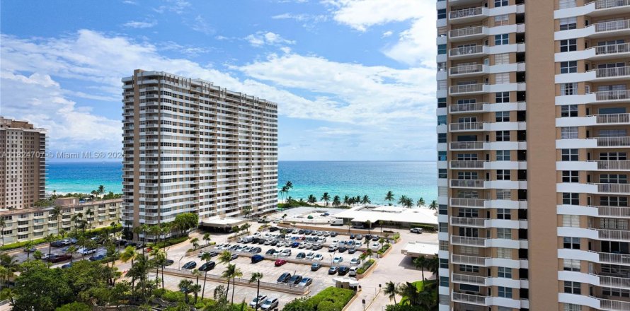Condo à Hallandale Beach, Floride, 2 chambres № 1801134