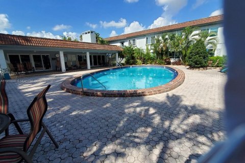 Condominio en venta en Oakland Park, Florida, 1 dormitorio, 65.87 m2 № 1966907 - foto 28